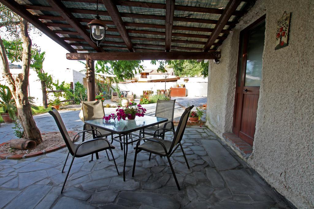 Casa Vacanze Borgo Borghese SantʼAlessio Siculo Oda fotoğraf
