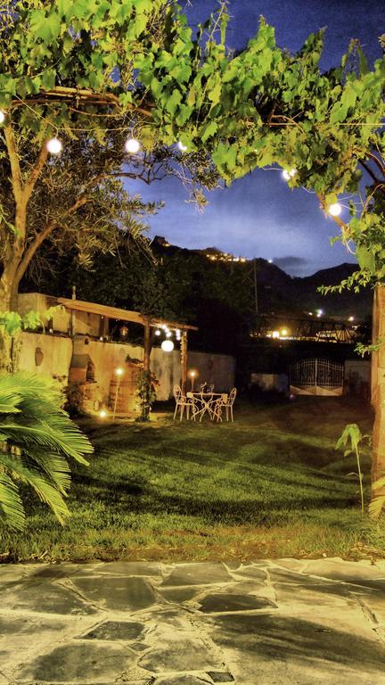 Casa Vacanze Borgo Borghese SantʼAlessio Siculo Dış mekan fotoğraf