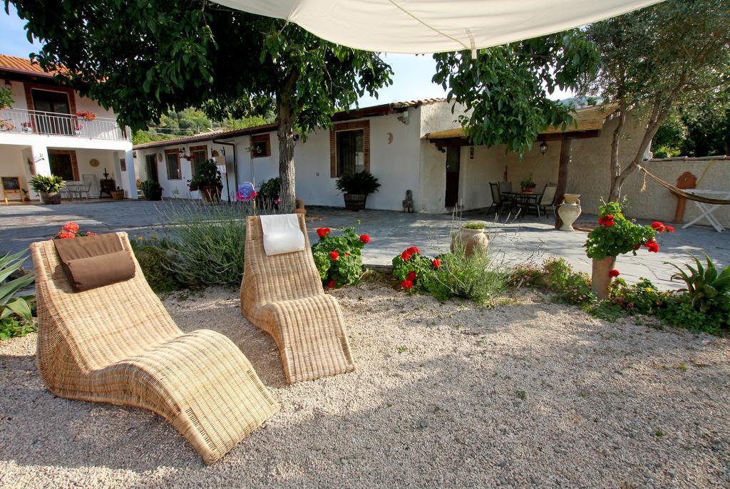 Casa Vacanze Borgo Borghese SantʼAlessio Siculo Dış mekan fotoğraf