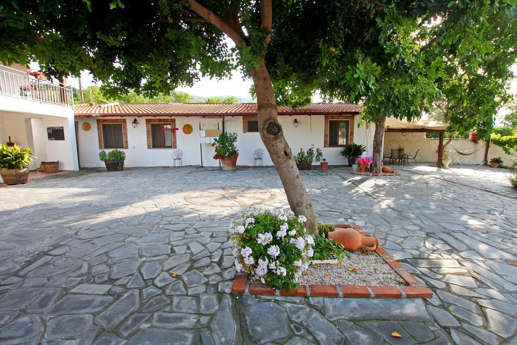 Casa Vacanze Borgo Borghese SantʼAlessio Siculo Dış mekan fotoğraf